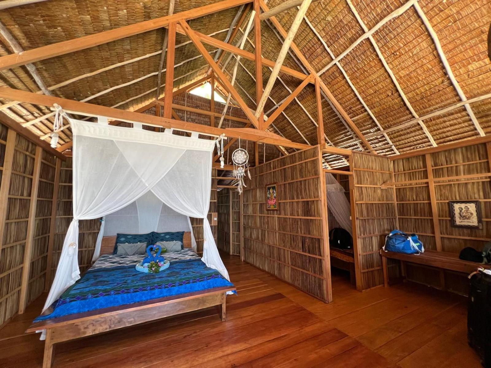 Tabari Dive Lodge *